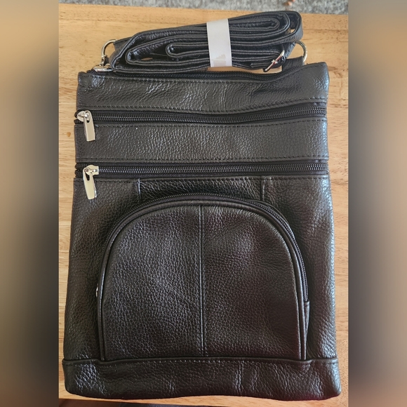 Handbags - Womens Black Leather Crossbody Purse 11" x 9.25"
